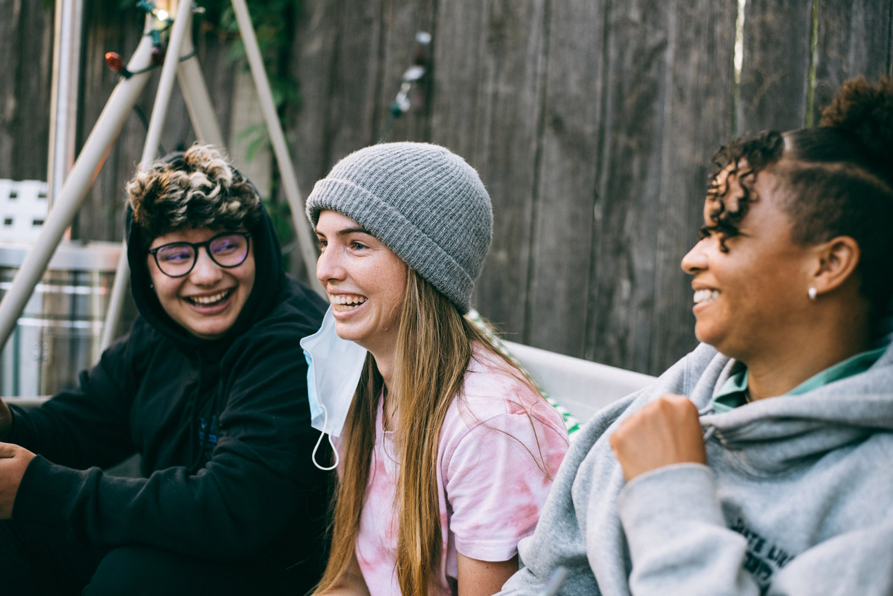 Alana Smith, Megan Guy, and Samarria Brevard at Dew Tour 2021 in Des Moines, shot by Liz Brown