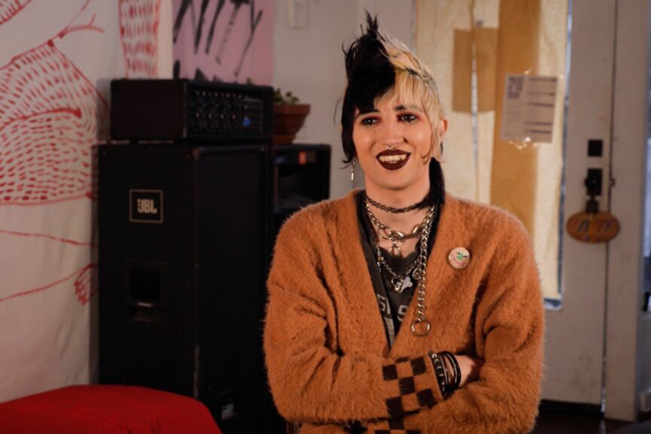 Cher Strauberry Vans video