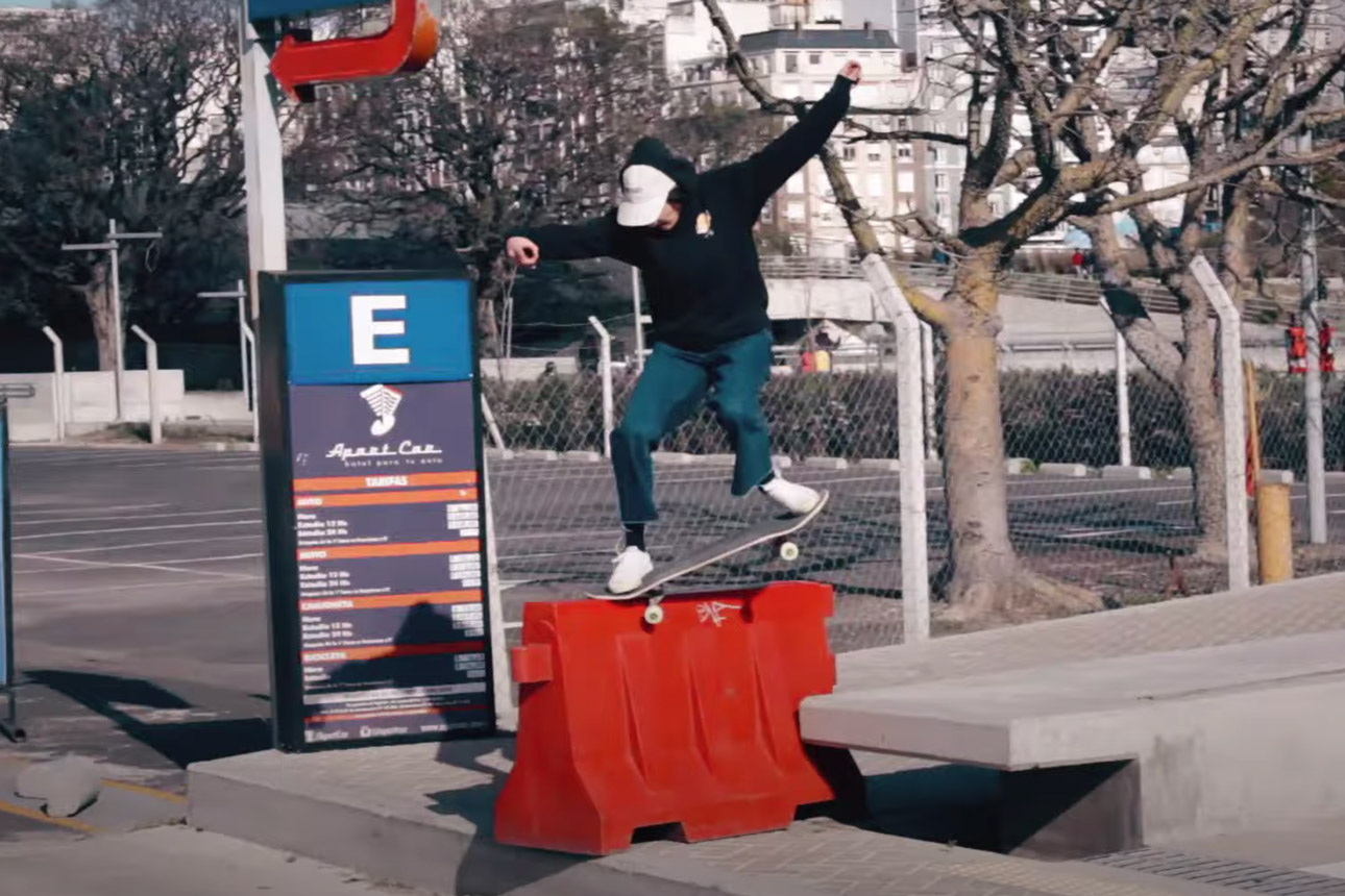 Girls Invasion - Vol. 03